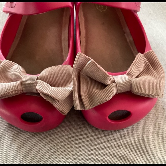 GUC Mini Melissa Pink Mary Jane Shoes with Pink Fabric Bows! - Picture 5 of 11